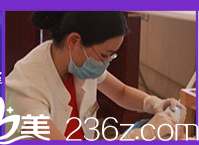 北京米蘭柏羽麗都醫(yī)療美容醫(yī)院曹令醫(yī)師工作照