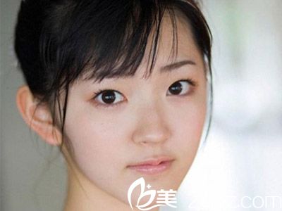 鼻翼肥大給人感覺(jué)呆板不機(jī)靈