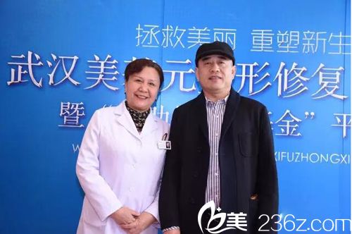 <!--<i data=20240703-sp></i>-->與于偉院長(zhǎng)合影 <!--<i data=20240703-sp></i>-->與于偉院長(zhǎng)合影