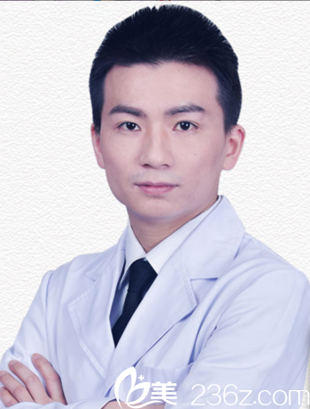 武漢美基元整形醫(yī)生彭強
