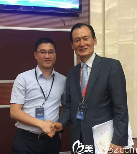 陳貴宗參加學(xué)術(shù)交流會(huì)議 陳貴宗參加學(xué)術(shù)交流會(huì)議