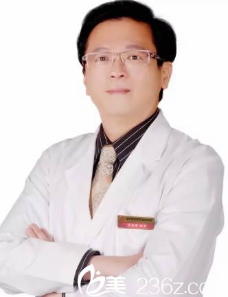 吳政諺醫(yī)生照片