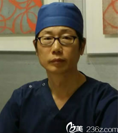 清潭整形外科院長成鎮(zhèn)模