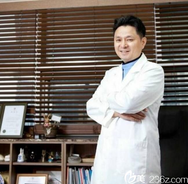 辛容鎬 ＢＩＯ整形外科院長