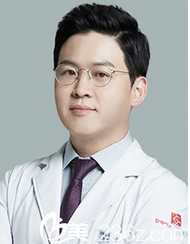 韓國(guó)秀美顏(TOP FACE)整容外科宋院長(zhǎng) 韓國(guó)秀美顏(TOP FACE)整容外科宋院長(zhǎng)