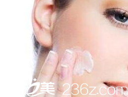 長(zhǎng)痘涂抹藥物管用嗎