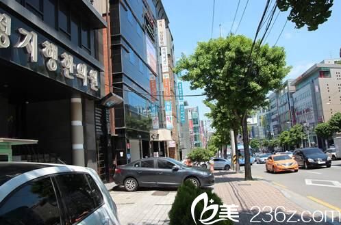 韓國Romian路美顏整形醫(yī)院大門 韓國Romian路美顏整形醫(yī)院大門