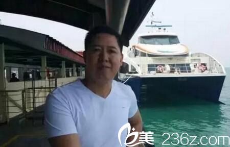 駐馬店美林苑李院長(zhǎng)在新加坡帥氣留影 駐馬店美林苑李院長(zhǎng)在新加坡帥氣留影