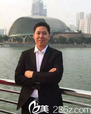 駐馬店美林苑李院長(zhǎng)新加坡留影 駐馬店美林苑李院長(zhǎng)新加坡留影