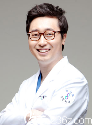 A特整形醫(yī)院姜院長 A特整形醫(yī)院姜院長