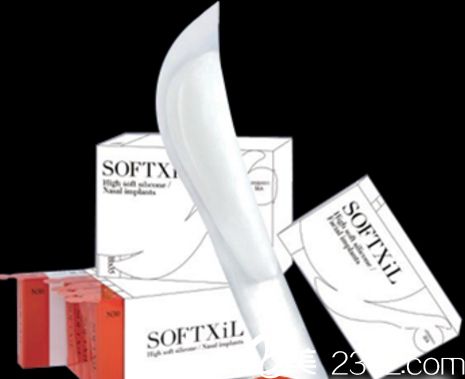 在清潭優(yōu)整形外科做鼻子，醫(yī)院主要采用的是Softxil假體