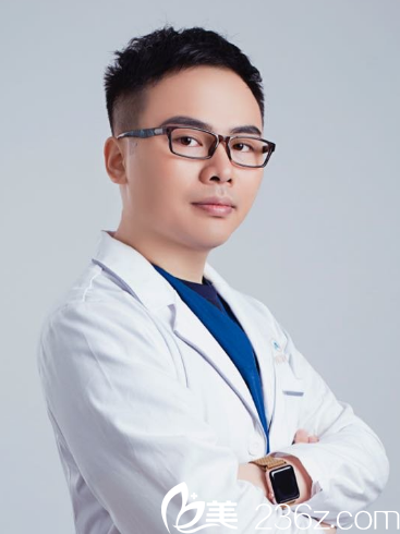 南寧韓成故事醫(yī)療整形美容醫(yī)院李寧醫(yī)生