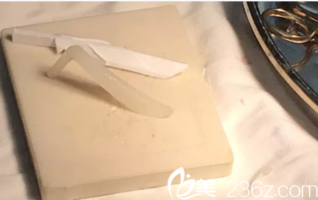 之前的硅膠假體材料