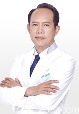 黎凍 南寧愛(ài)思特整形醫(yī)院院長(zhǎng) 黎凍 南寧愛(ài)思特整形醫(yī)院院長(zhǎng)