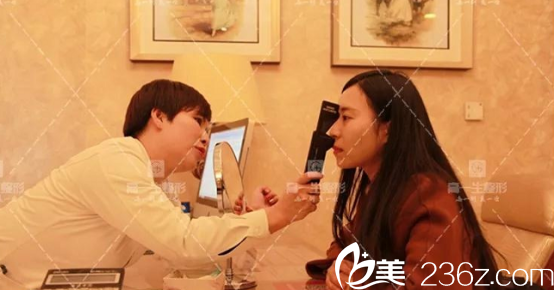 護(hù)士給我做面診