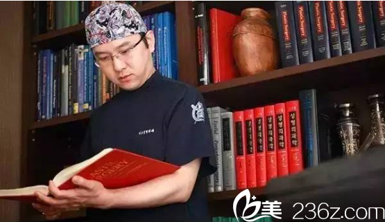 麗德整形醫(yī)院林柱煥院長