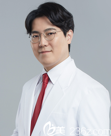 韓國JAYJUN整形外科醫(yī)生申印秀 韓國JAYJUN整形外科醫(yī)生申印秀