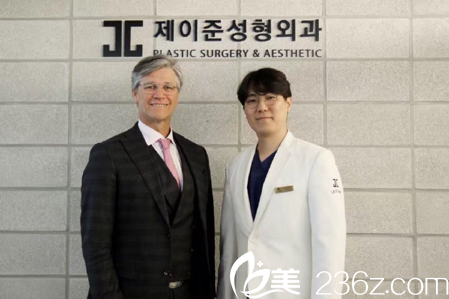 申印秀和澳洲整形協(xié)會(huì)會(huì)長 申印秀和澳洲整形協(xié)會(huì)會(huì)長