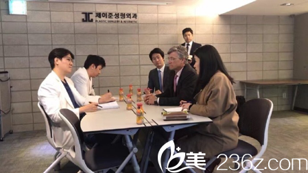 申印秀院長學(xué)術(shù)交流 申印秀院長學(xué)術(shù)交流