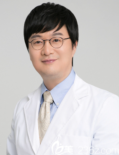 韓國(guó)Delux迪樂士整形醫(yī)院金炫秀院長(zhǎng)