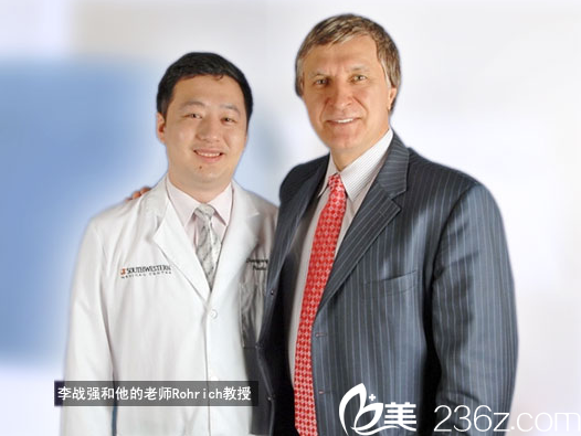 <!--<i data=20240703-sp></i>-->和他的老師Rod J. Rohrich合影 <!--<i data=20240703-sp></i>-->和他的老師Rod J. Rohrich合影