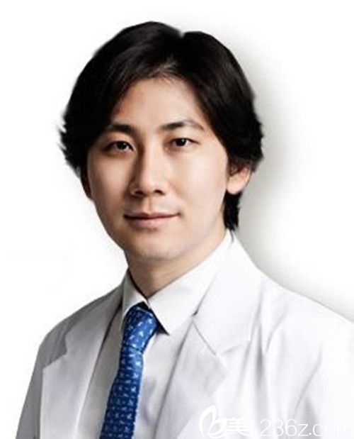 韓國(guó)IVE愛膚愛福整形外科醫(yī)院醫(yī)生王才權(quán) 