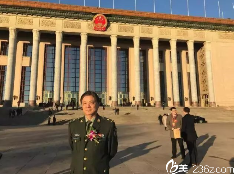 大會(huì)堂前的