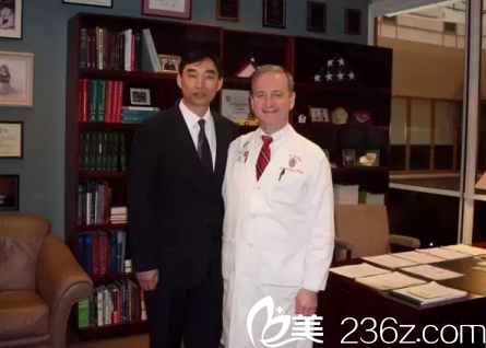 張晨院長留學(xué)期間合影