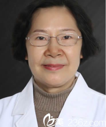 劉輔蓉雙眼皮修復醫(yī)生照片