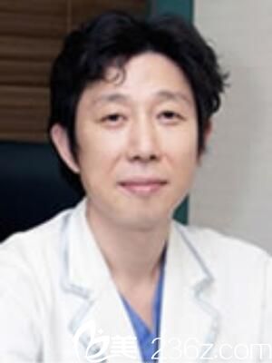 韓國B&Young皮膚科整形外科院長車奎鎮(zhèn)