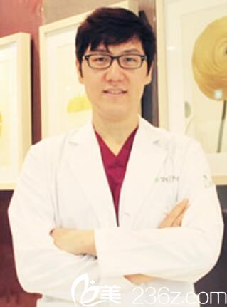 韓國麗穎整形外科嚴(yán)日準(zhǔn) 韓國麗穎整形外科嚴(yán)日準(zhǔn)