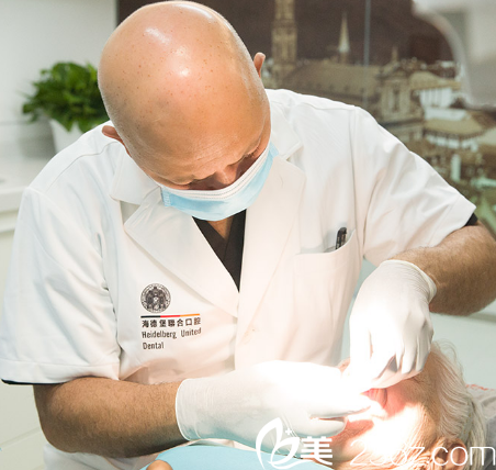 北京海德堡聯合口腔診所Luis Gallardo Lopez博士工作照 北京海德堡聯合口腔診所Luis Gallardo Lopez博士工作照