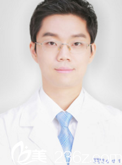 韓國朱諾整形外科醫(yī)院院長金信榮