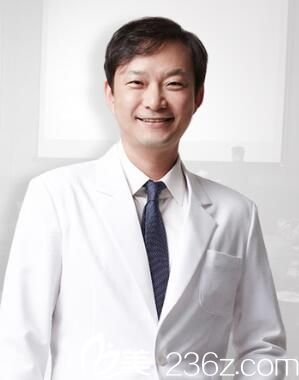 韓國星愿整形外科院長白衡翼