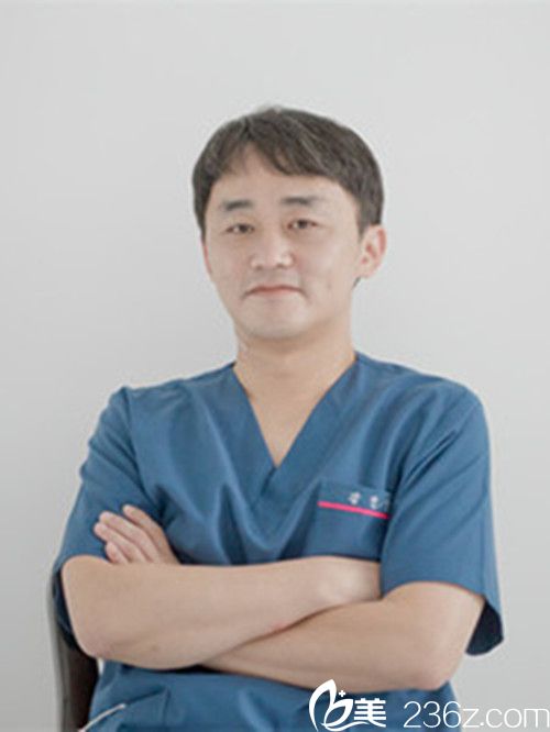 韓國史丹利皮膚整形醫(yī)院院長姜仁湖 韓國史丹利皮膚整形醫(yī)院院長姜仁湖