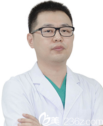 安徽銅陵晶美整形美容醫(yī)院整形科主任朱博照片