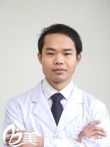 宜昌蕾帝整形醫(yī)生李雄