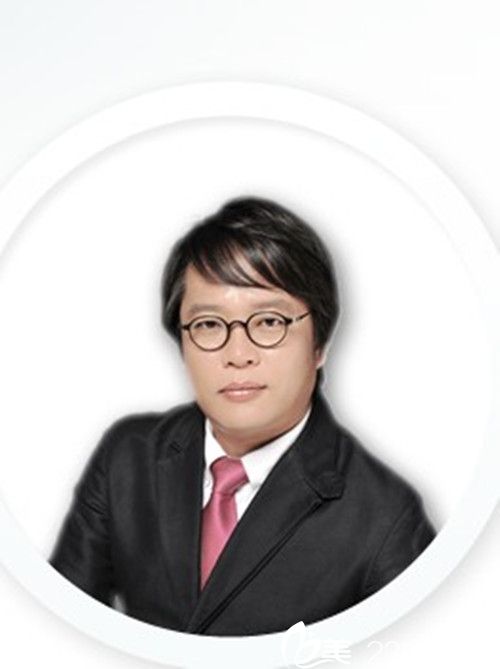 韓國(guó)蘭玫整形皮膚醫(yī)院整形外科醫(yī)生樸炳春 韓國(guó)蘭玫整形皮膚醫(yī)院整形外科醫(yī)生樸炳春