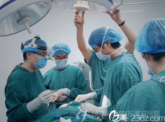 蒜頭鼻手術(shù)矯正過程中