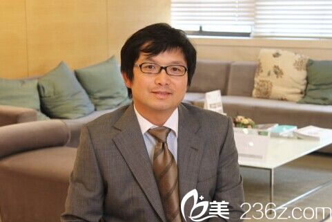 韓國(guó)smile整形醫(yī)院 鄭宇哲 韓國(guó)smile整形醫(yī)院 鄭宇哲