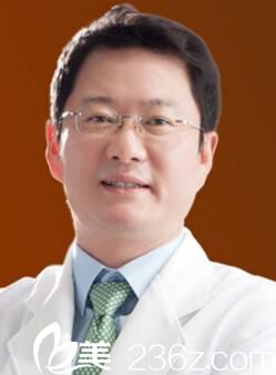 韓國江南THEM皮膚科院長李學(xué)圭