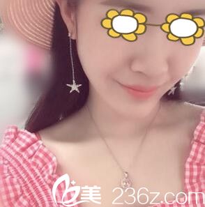 在韓國(guó)江南Theme皮膚醫(yī)院做完面部祛痘一個(gè)月后朋友們都還以為我整容了