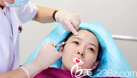 注射玻尿酸過程中 注射玻尿酸過程中