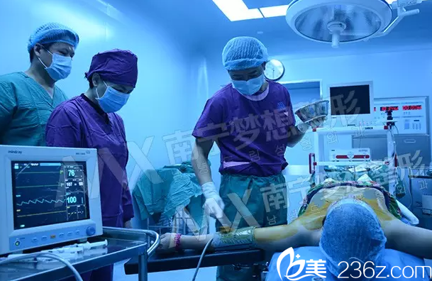 在南寧夢想做假體隆胸手術(shù)前消毒