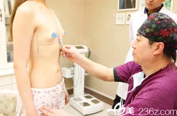 南京維多利亞整形美容醫(yī)院劉光偉術(shù)前照片1