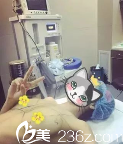 梁潔醫(yī)生給我手術(shù)中