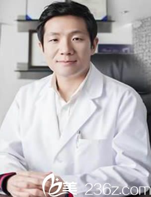 韓國瑞姿整形醫(yī)院崔載英醫(yī)生照片