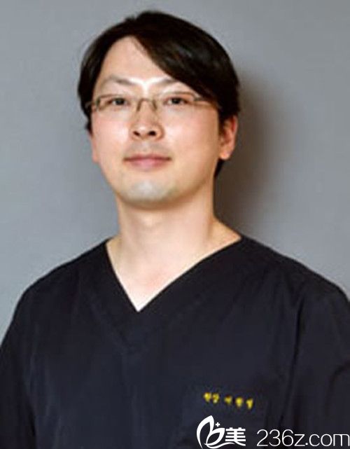 韓國朱麗葉整形外科院長李漢爾 韓國朱麗葉整形外科院長李漢爾