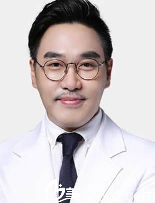 韓國然美之整形外科醫(yī)院閔熙俊院長照片 韓國然美之整形外科醫(yī)院閔熙俊院長照片