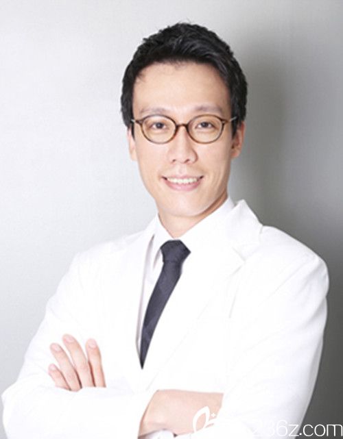 韓國諾寶絲整形外科醫(yī)院院長梁鎮(zhèn)一